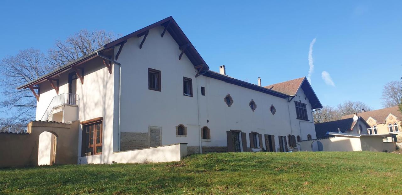 Aux Domaines D'Automne Apartment Peronnas ภายนอก รูปภาพ