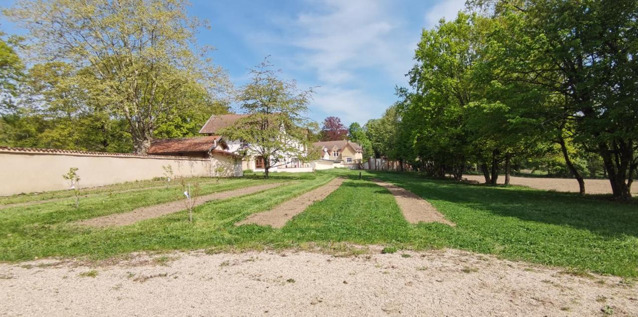 Aux Domaines D'Automne Apartment Peronnas ภายนอก รูปภาพ
